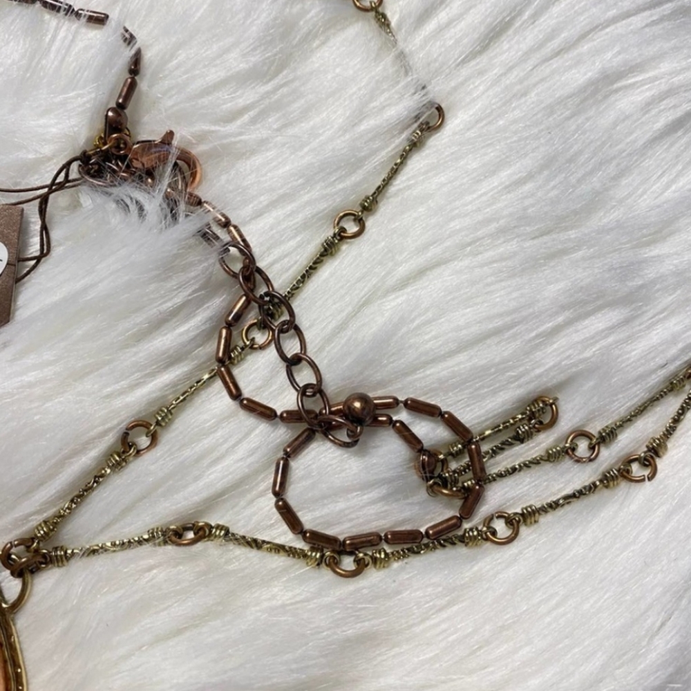 Treska Assyria Necklace - Picture 8 of 12